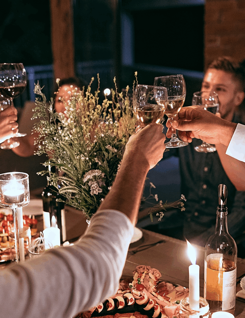 How to Host a Beautiful Dinner Party in a Tiny Backyard